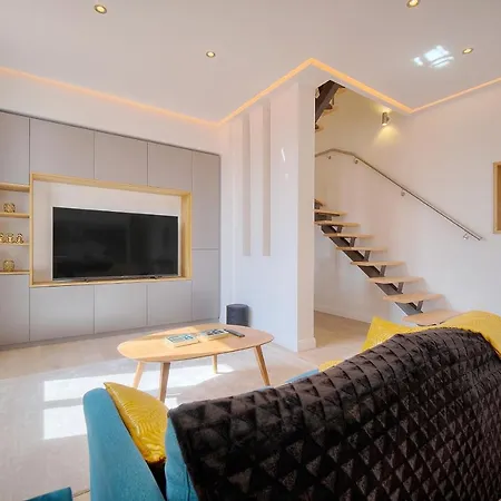 Standing - Neuf - Croisette- Palais Des Festivals - 6 Pers -3 Chbres Apartment